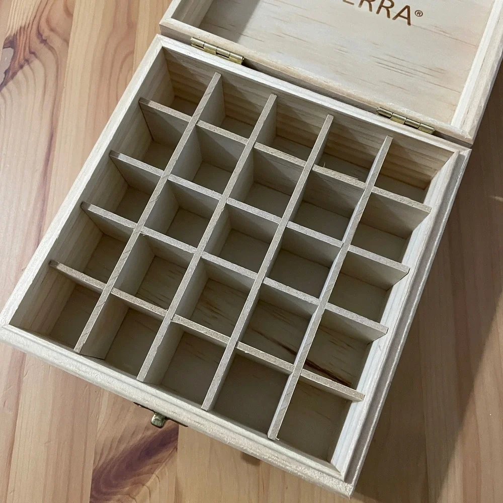 doTERRA Wood Essential Oil Bottle Storage Box - Picture 5 of 10